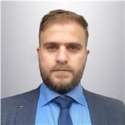 Arabisch-muttersprachlicher Lehrer mit hohen Lese- und Schreibkenntnissen